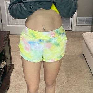 Super cute tie dye Alice + Olivia lounge shorts!